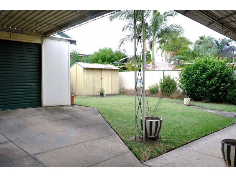 16 Bungalow Road, Roselands NSW 2196