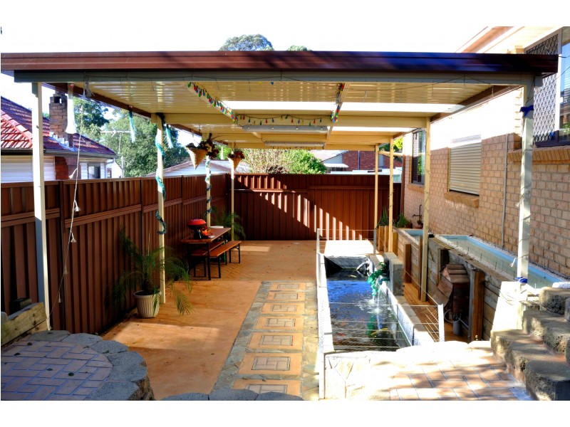 2A GEORGES CRESCENT, Roselands NSW 2196