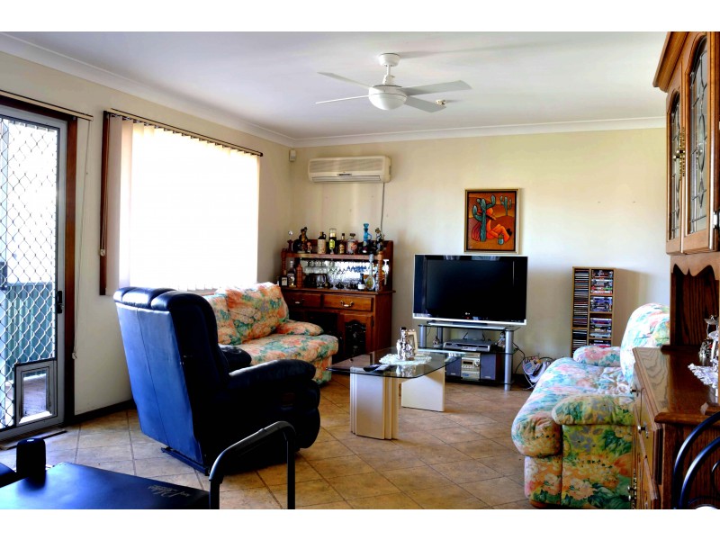 13 Bungalow Road, Roselands NSW 2196