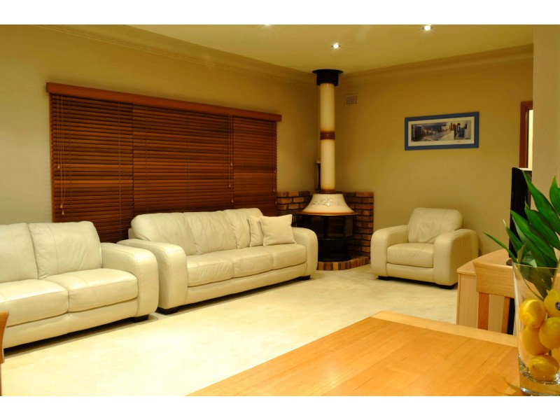 23 ROSEVIEW AVE, Roselands NSW 2196