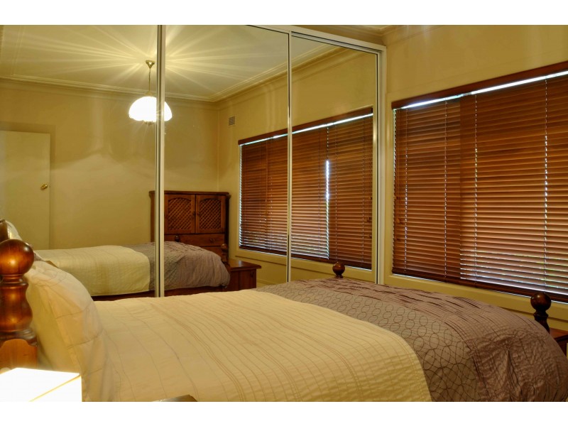 23 ROSEVIEW AVE, Roselands NSW 2196