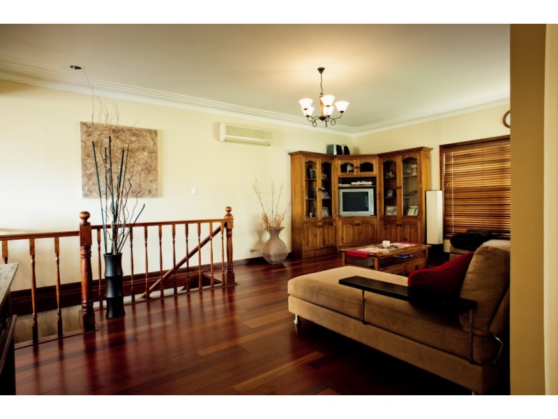 13 Raymond Ave, Roselands NSW 2196