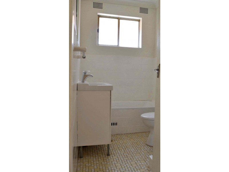 8/18 Willeroo Street, Lakemba NSW 2195