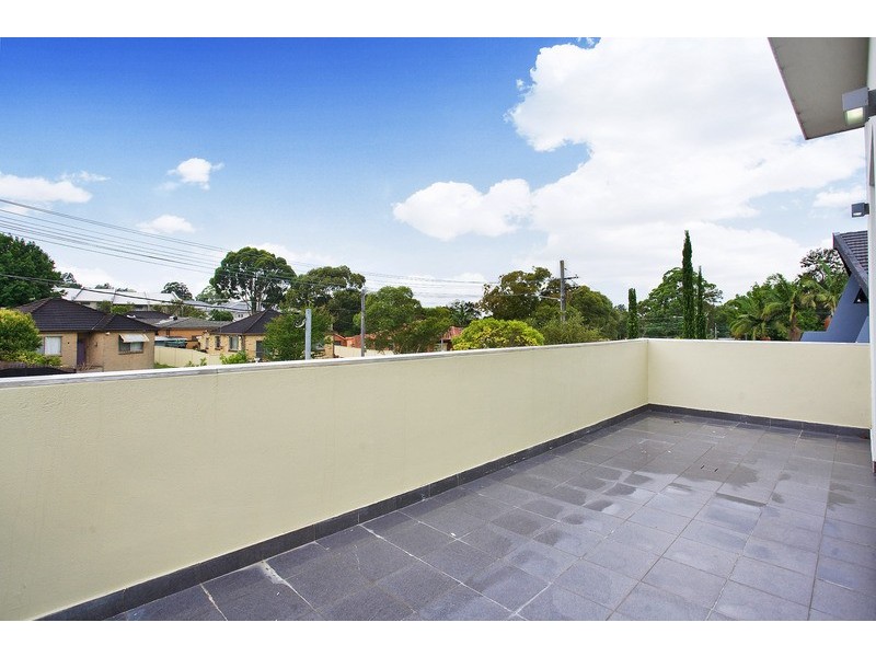 10 Rogers Street, Roselands NSW 2196