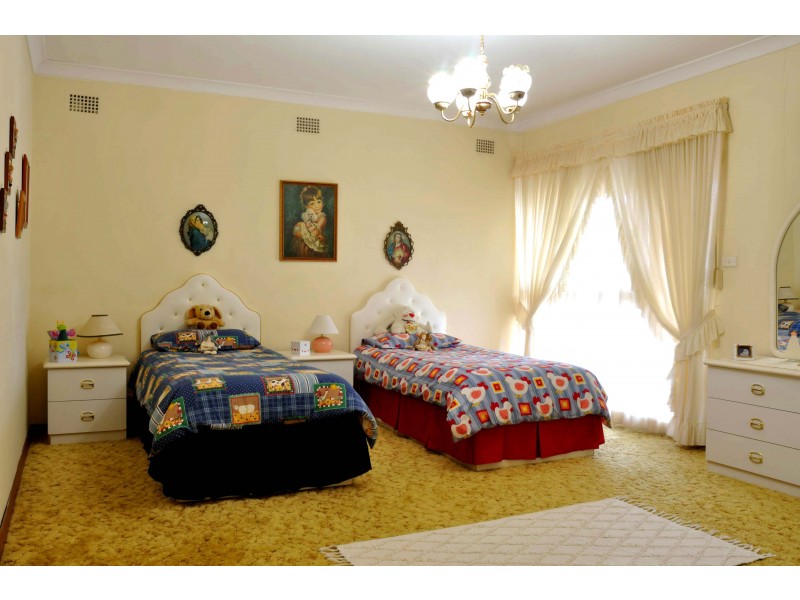 31 Junction Road, Beverly Hills NSW 2209