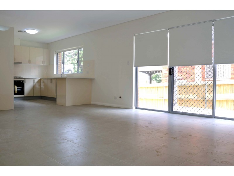 2/27-29 Stoddart Street, Roselands NSW 2196