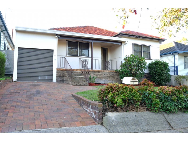 5 Berring Ave, Roselands NSW 2196