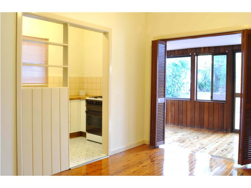 5 Berring Ave, Roselands NSW 2196