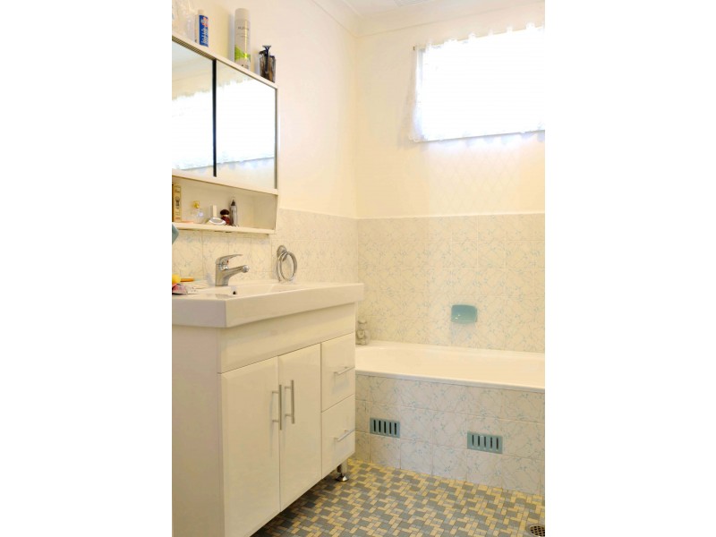 25 Sturt Ave, Georges Hall NSW 2198