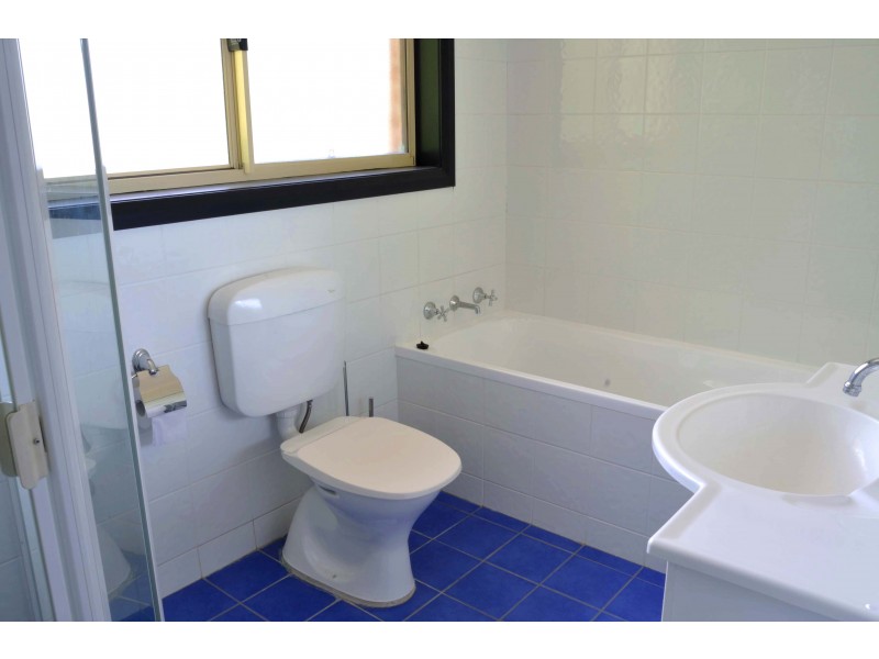 2/17 Violet Street, Roselands NSW 2196