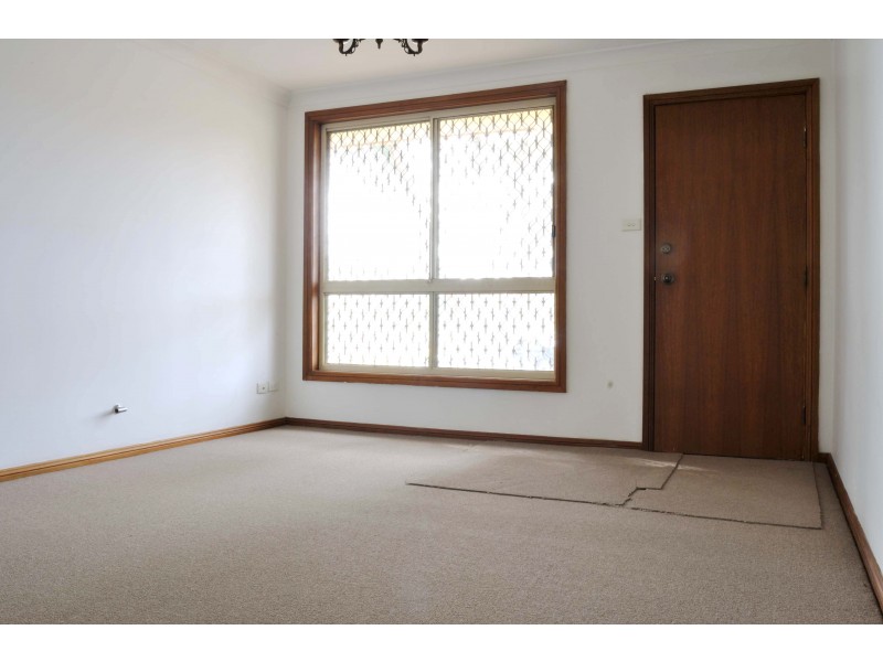 2/7 Cornelian Ave, Eagle Vale NSW 2558