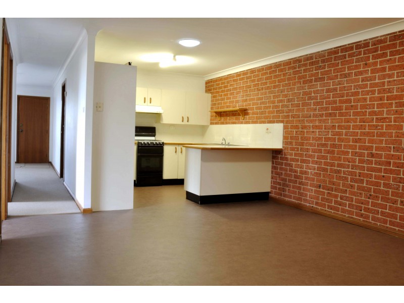2/7 Cornelian Ave, Eagle Vale NSW 2558