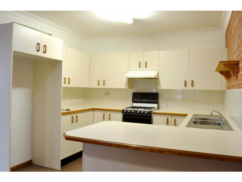 2/7 Cornelian Ave, Eagle Vale NSW 2558