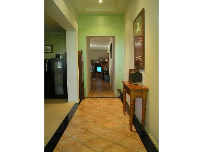 215 Englorie Park Drive, Glen Alpine NSW 2560