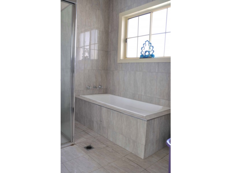 25 Penshurst Road, Roselands NSW 2196