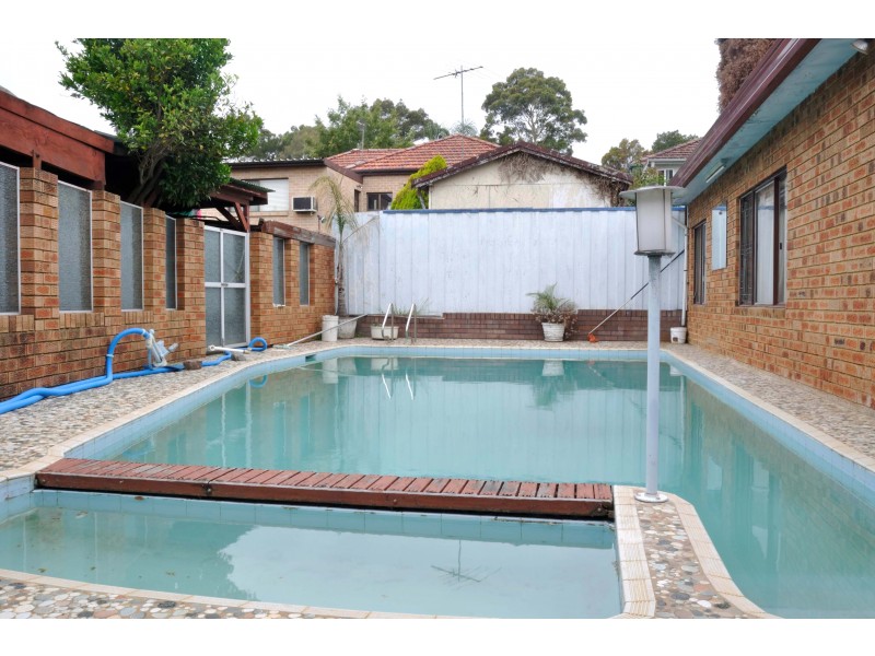 16 Chick Street, Roselands NSW 2196