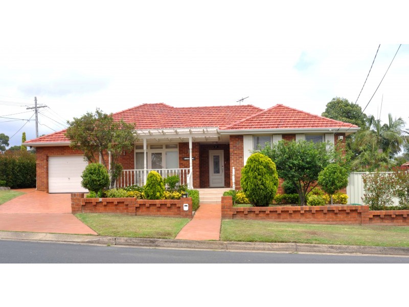 21 Bungalow Road, Roselands NSW 2196