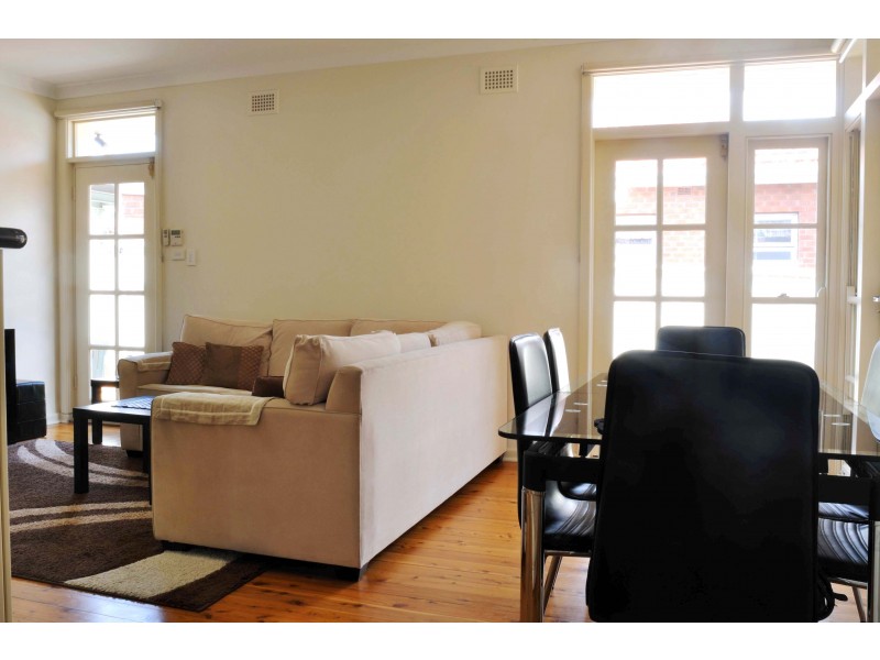 21 Bungalow Road, Roselands NSW 2196