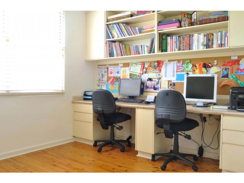 21 Bungalow Road, Roselands NSW 2196