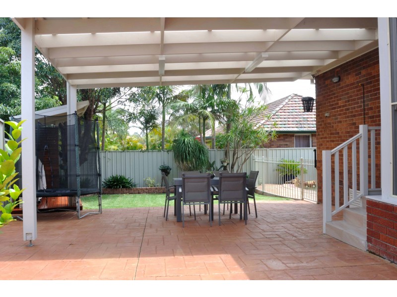 21 Bungalow Road, Roselands NSW 2196