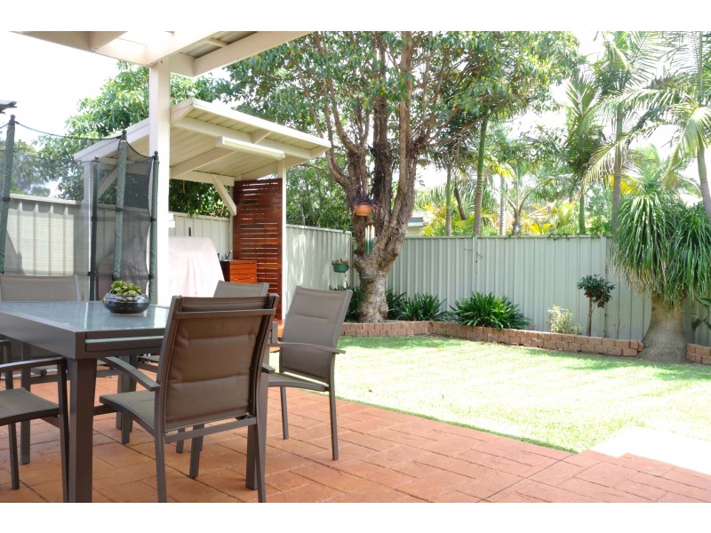 21 Bungalow Road, Roselands NSW 2196