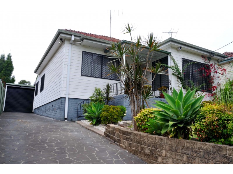 18 Chick St, Roselands NSW 2196