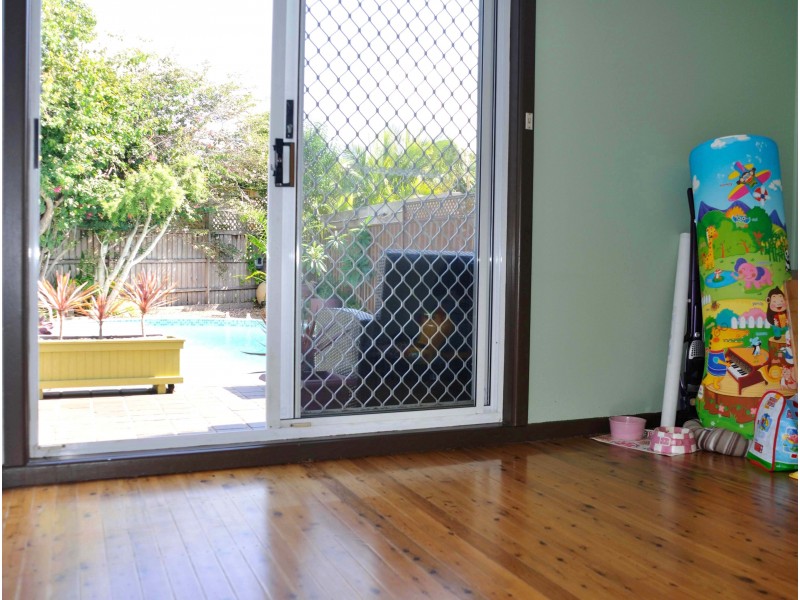 12 Sandra Crescent, Roselands NSW 2196