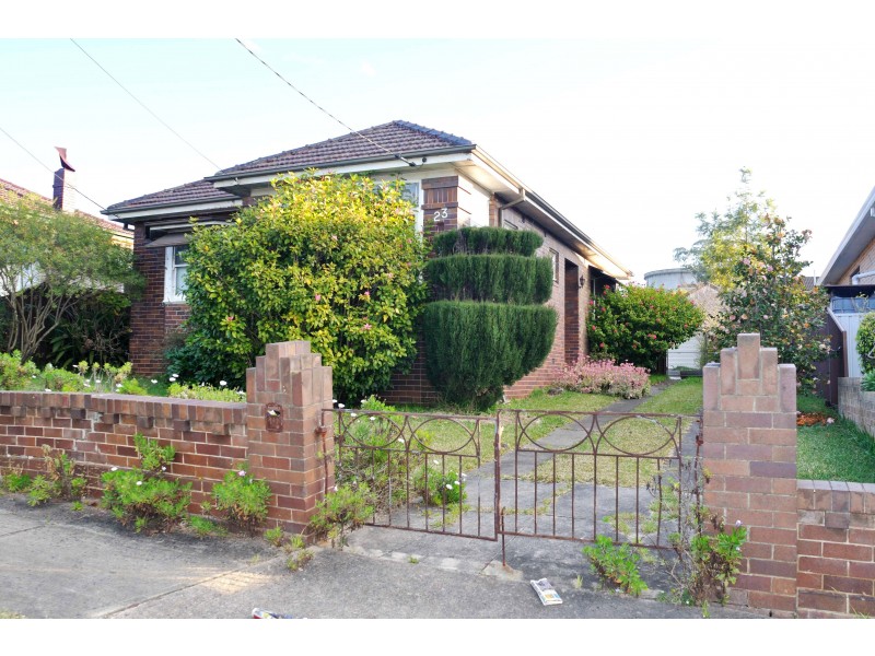 23 Ludgate Street, Roselands NSW 2196