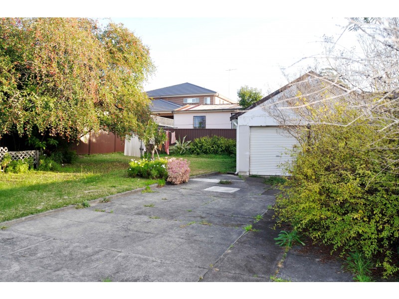 23 Ludgate Street, Roselands NSW 2196