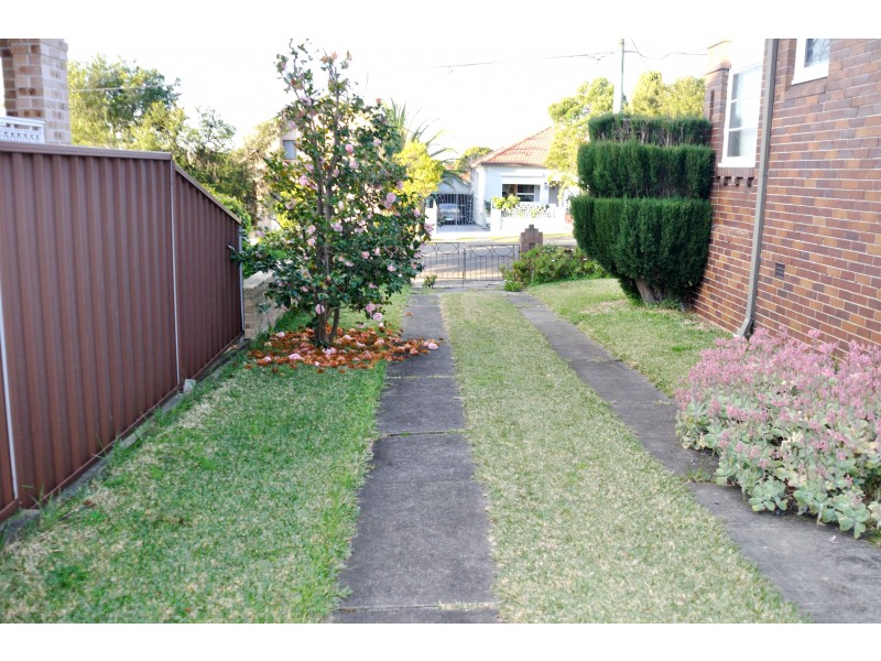 23 Ludgate Street, Roselands NSW 2196