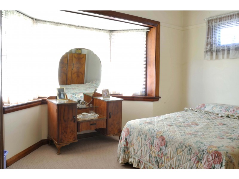 6 Beresford Pde, Kingsgrove NSW 2208