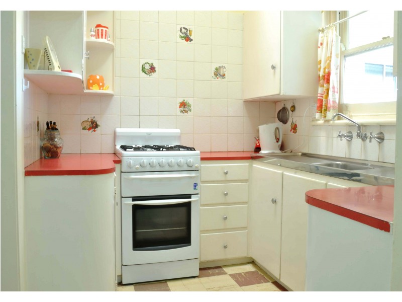 6 Beresford Pde, Kingsgrove NSW 2208