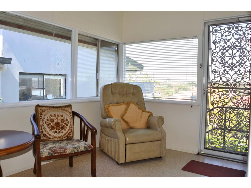 6 Beresford Pde, Kingsgrove NSW 2208