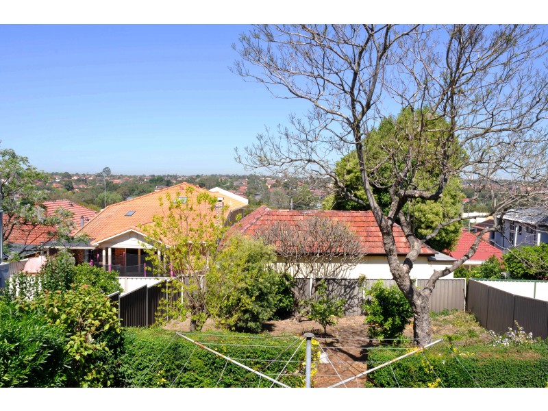 6 Beresford Pde, Kingsgrove NSW 2208