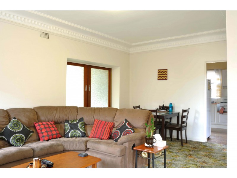 12 Lee Ave, Beverly Hills NSW 2209