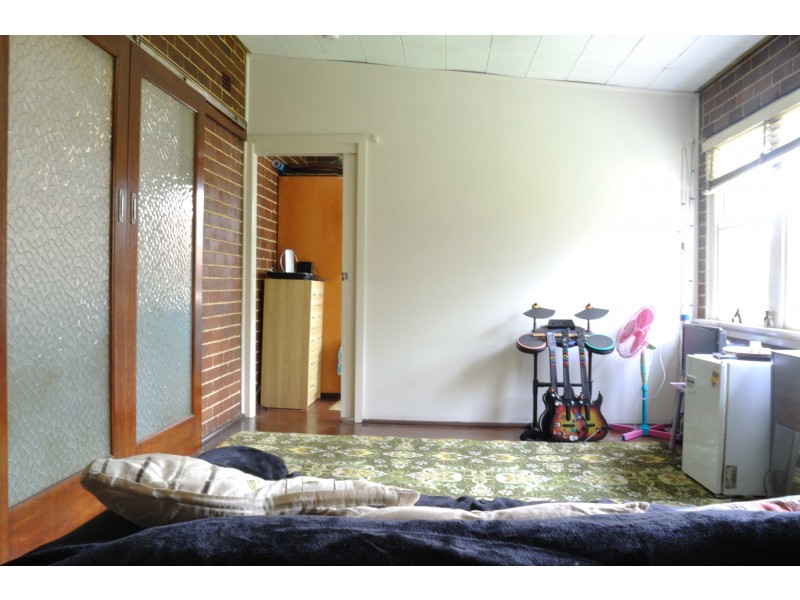 12 Lee Ave, Beverly Hills NSW 2209