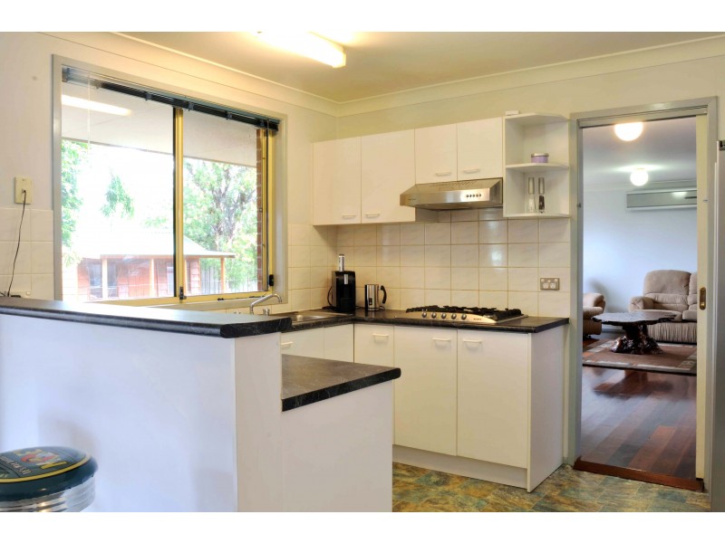 8 KINCHEGA CCT, Wattle Grove NSW 2173