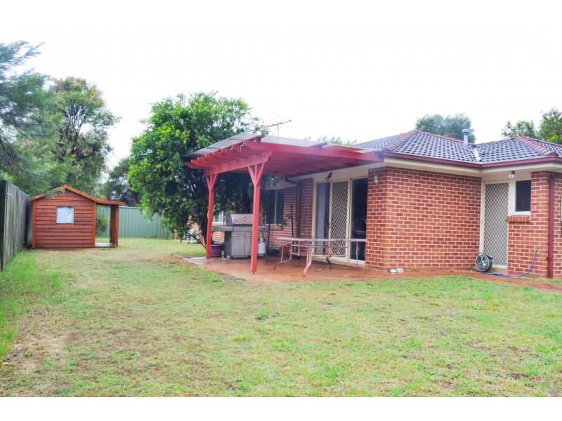 8 KINCHEGA CCT, Wattle Grove NSW 2173