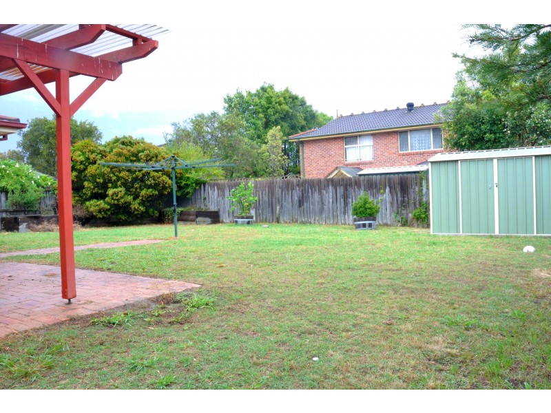 8 KINCHEGA CCT, Wattle Grove NSW 2173