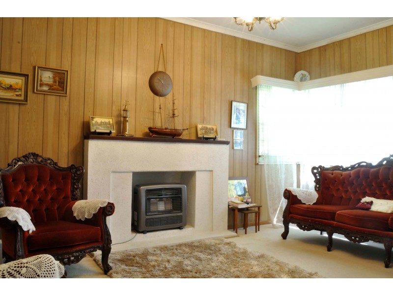 1 Carinya Ave, Beverly Hills NSW 2209