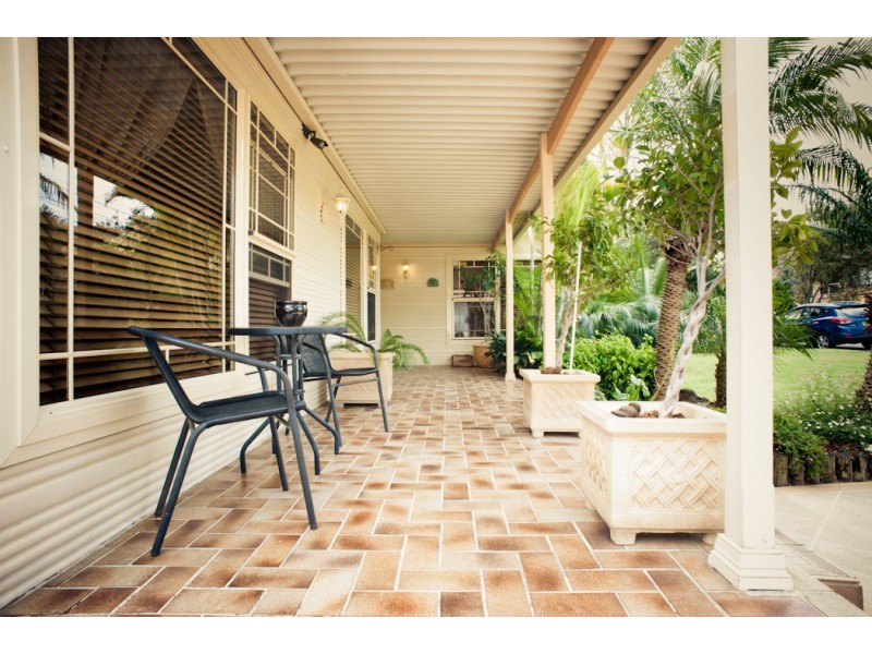 13 Raymond Ave, Roselands NSW 2196