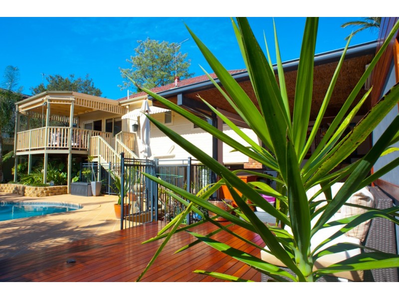 13 Raymond Ave, Roselands NSW 2196