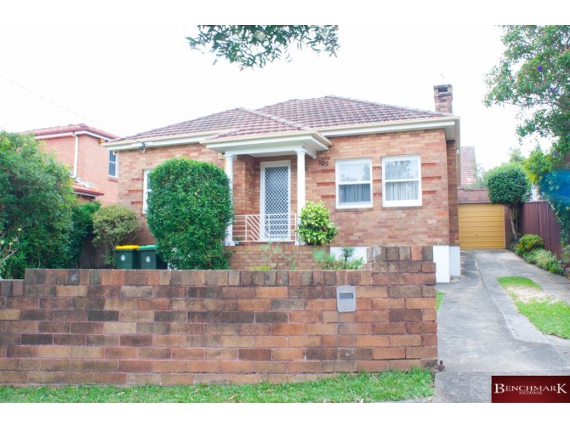 107 Broadarrow Rd, Narwee NSW 2209