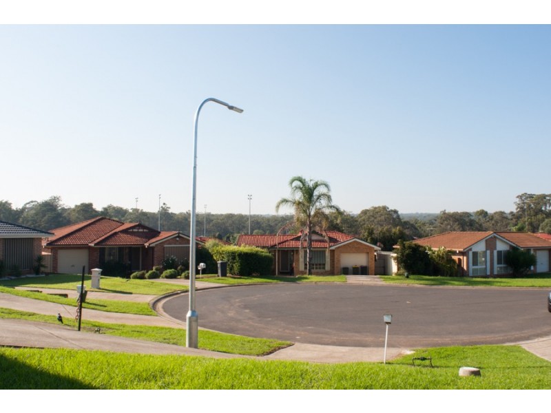 15 Osburn Place, St Helens Park NSW 2560