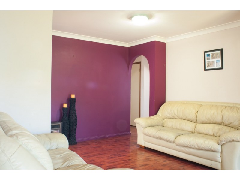 15 Osburn Place, St Helens Park NSW 2560