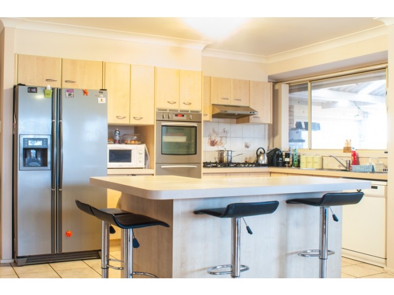 5 Anderson St, St Helens Park NSW 2560