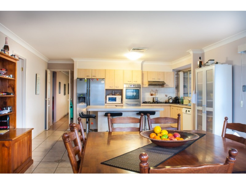 5 Anderson St, St Helens Park NSW 2560