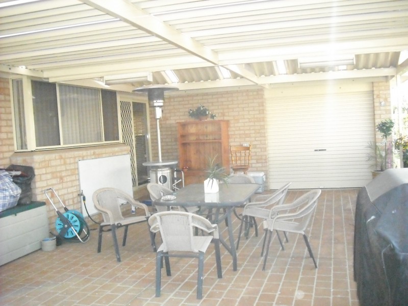 5 Anderson St, St Helens Park NSW 2560