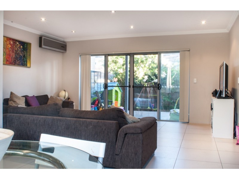 4/16 MYERS STREET, Roselands NSW 2196