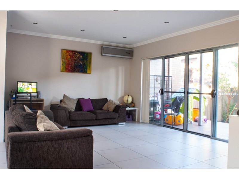 4/16 MYERS STREET, Roselands NSW 2196